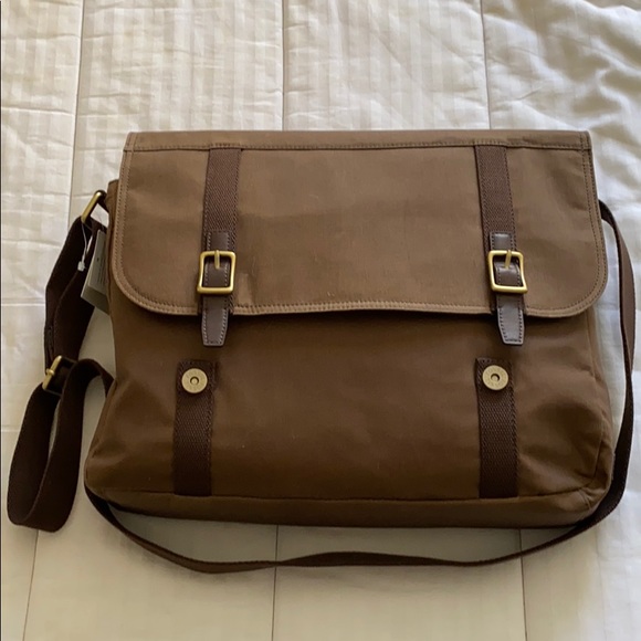 evan messenger bag fossil
